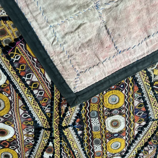 Antiguo tapiz Kutch Patchwork - Guyarat, India - Imagen 3