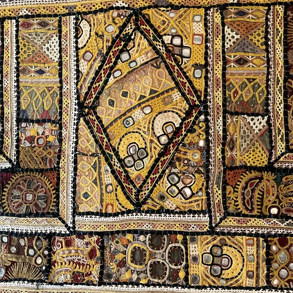 Antiguo tapiz Kutch Patchwork - Guyarat, India - Imagen 7