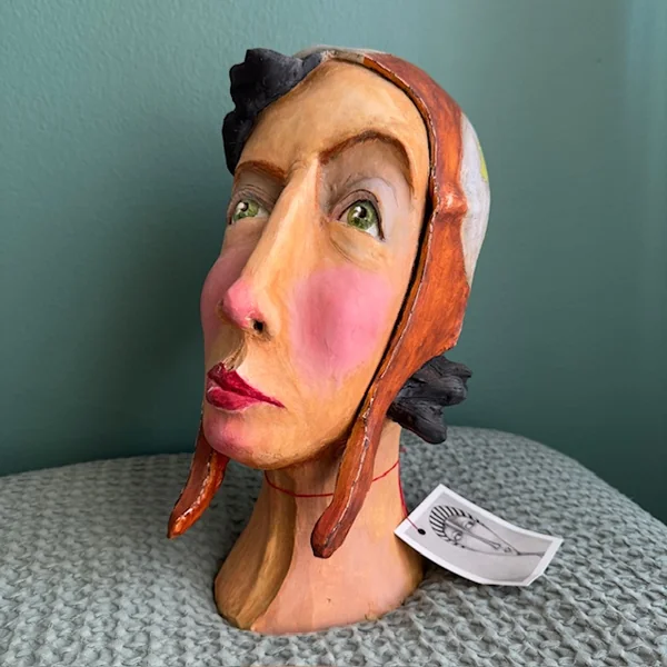 Aviadora Nº1 – Escultura de Carmen Roncero