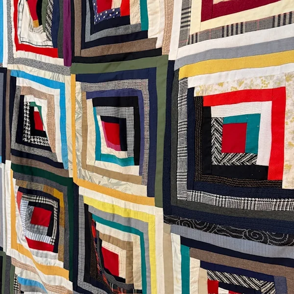 Colcha de patchwork artesanal años 80 restaurada - Imagen 2