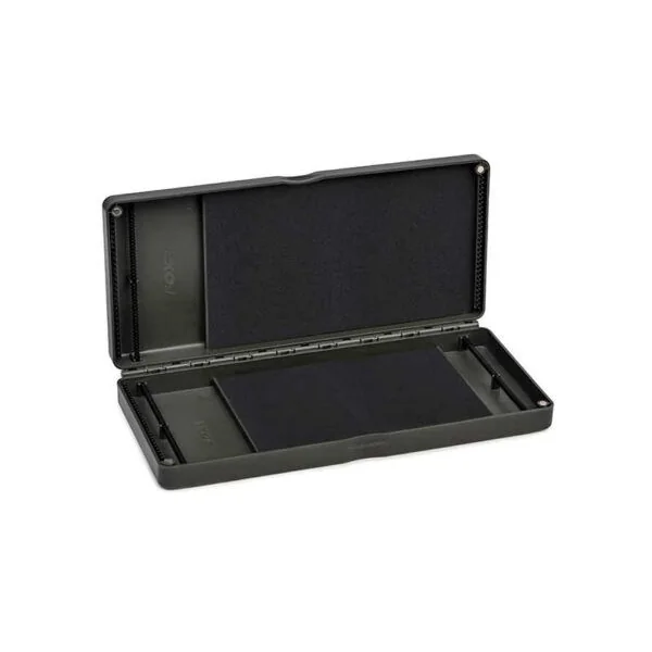 Fox Caja de Aparejos y Bajos M – 50 Pins
