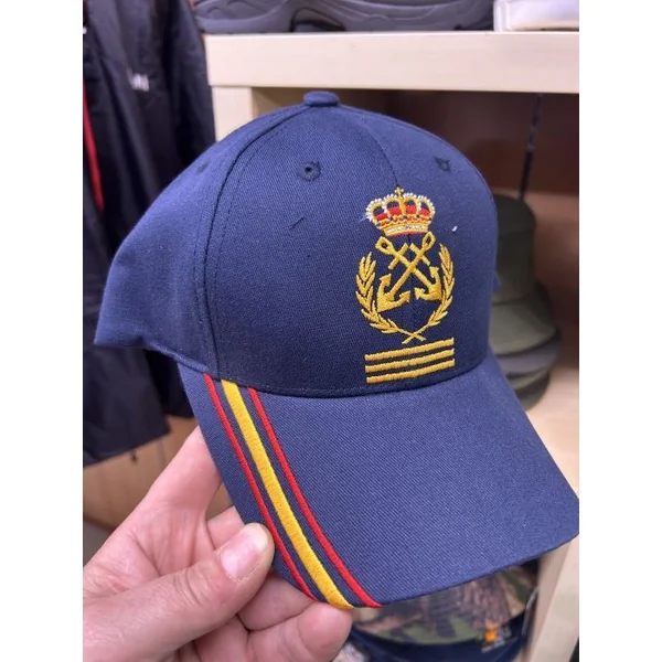 GORRA CAPITAN DE YATE CON BANDERA