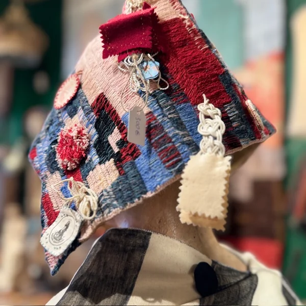 Gorro textil artesanal de Rut Olabarri - Imagen 3
