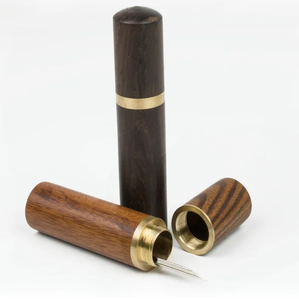 Guarda Agujas de Madera